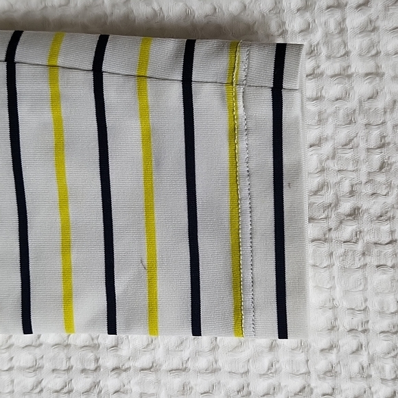 LOHLA sport long sleeve shirt, size M, white with black and yellow stripes - Picture 5 of 5